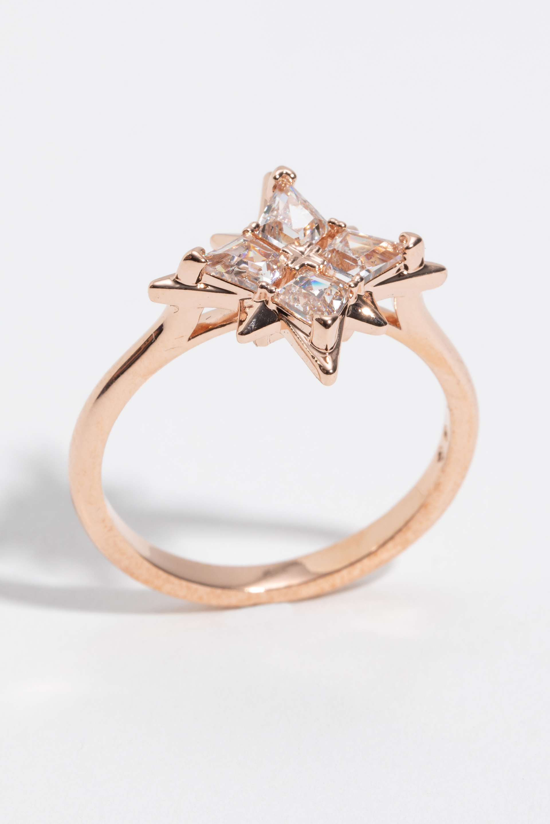

SWAROVSKI Symbolic Star Motif Ring, 60 Mm