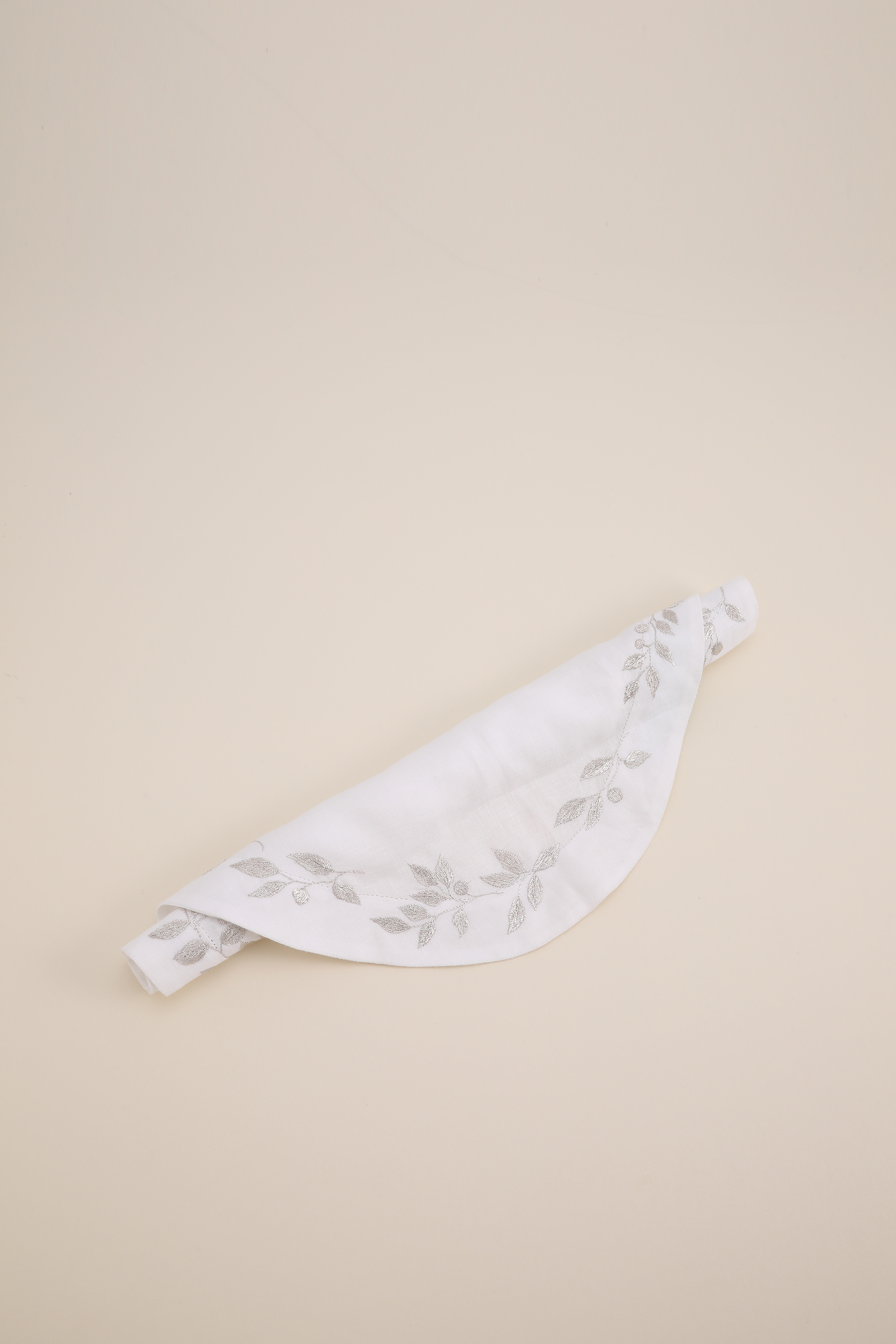 

Lace Butterfly Oval Placemat, White