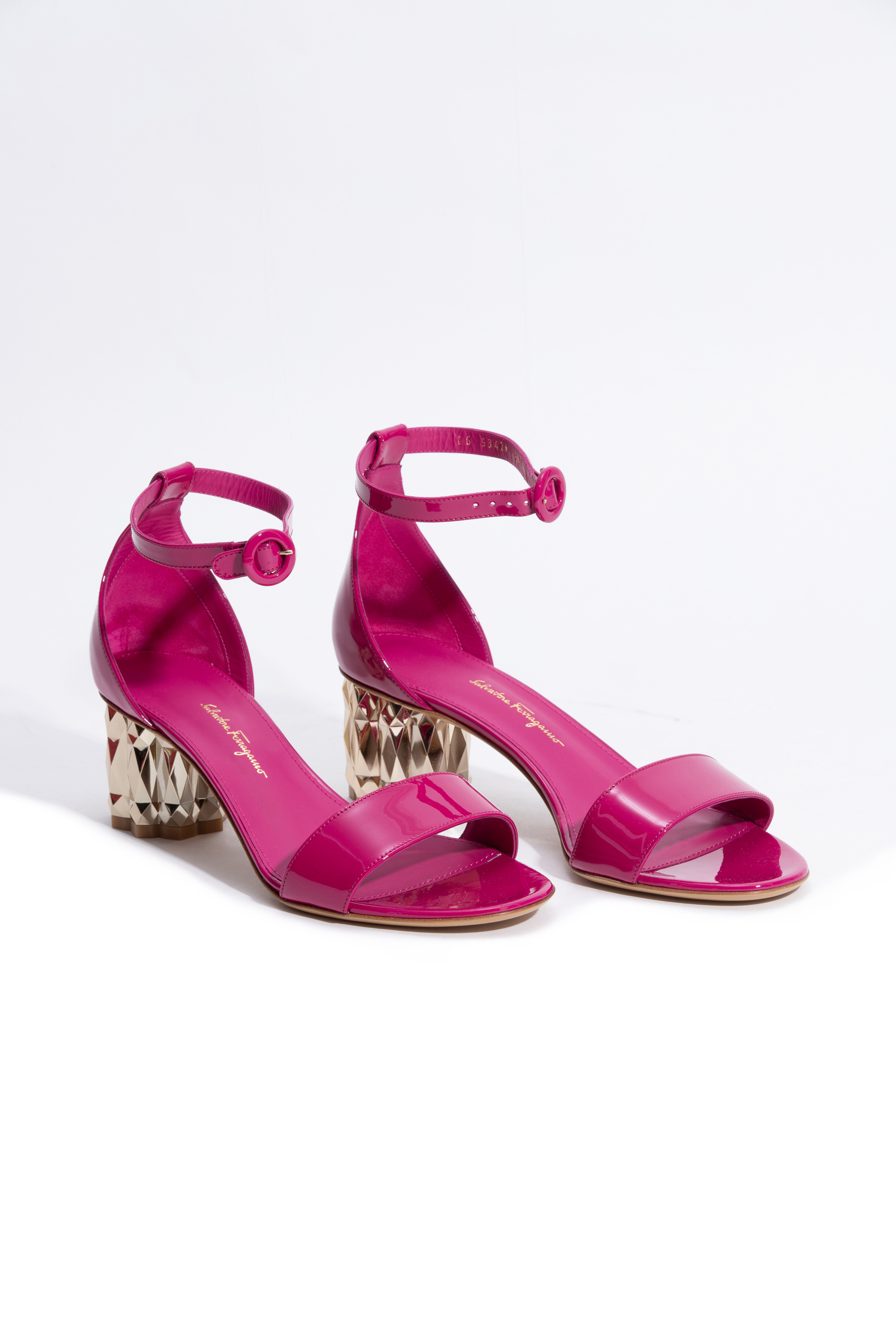 

Salvatore Ferragamo Azalea Leather Sandals