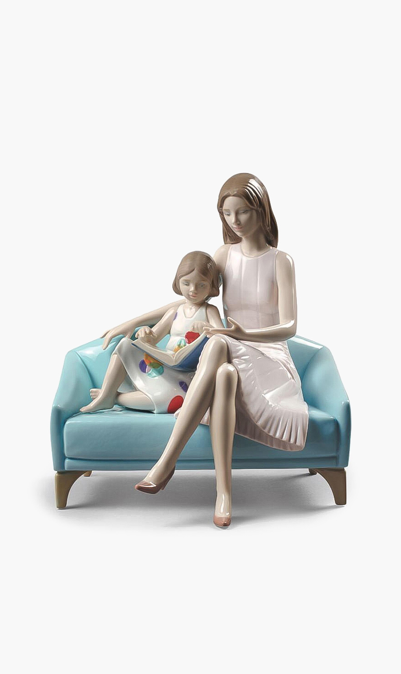 

LLADRO Our Reading Moment Mother Figurine