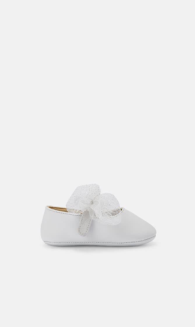 

Babywalker White Tulle Pearls Handmade Decorated Single Strap Velcro Leather Ballerinas for Girls | The Deal Outlet