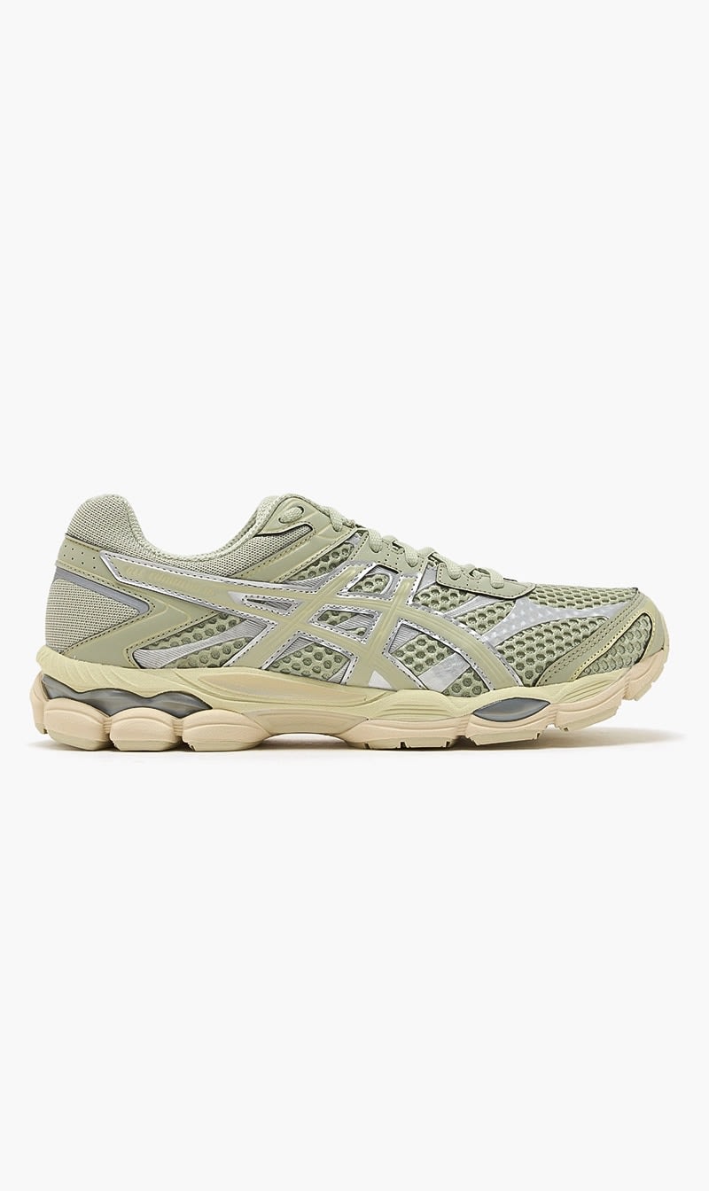Green Asics White Gel Cumulus 16 Sneakers