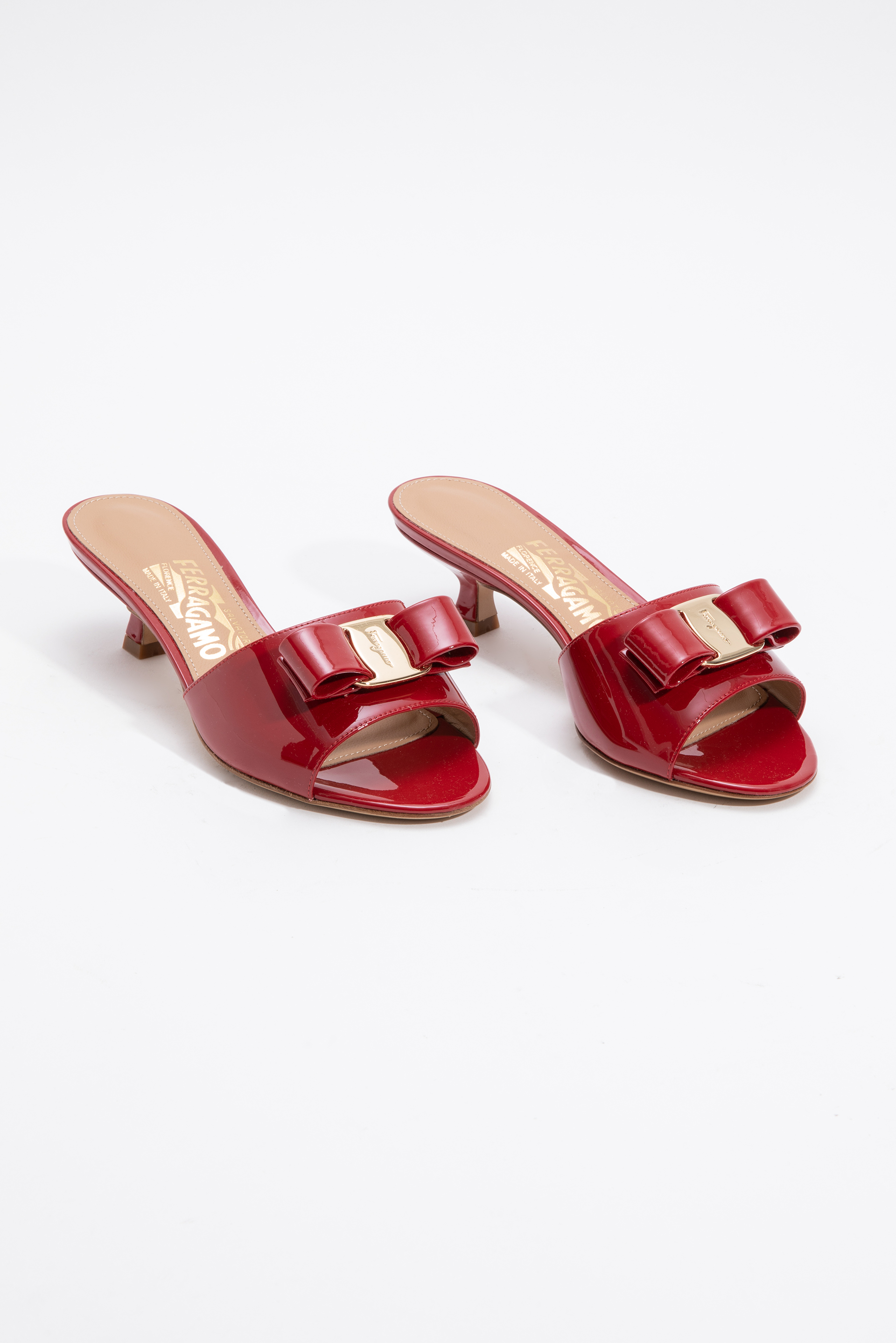 

Salvatore Ferragamo Ginostra Bow Slide Sandals