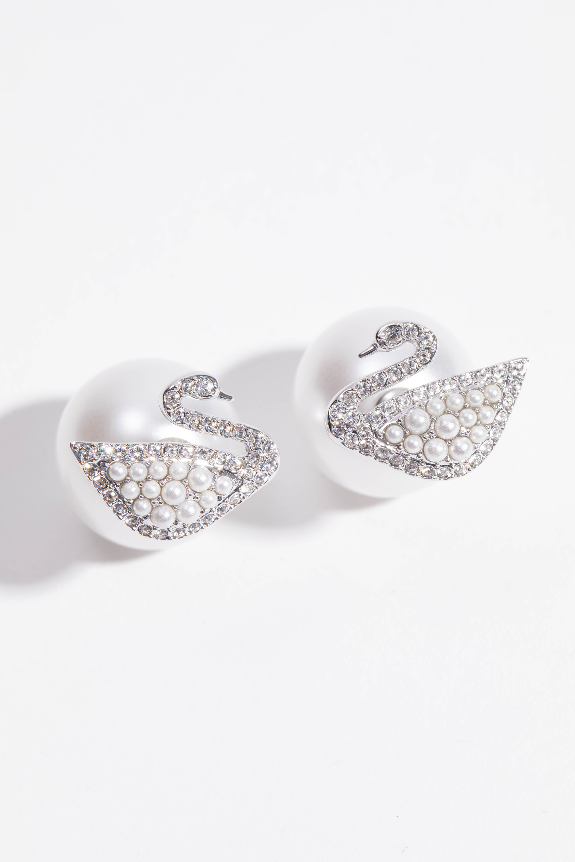 

Swarovski Iconic Swan Pierced Earrings