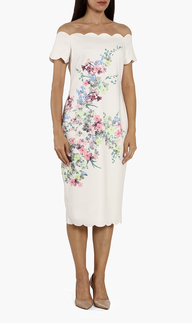 

Trixiiy Pergola Scallop Detail Bodycon Dress