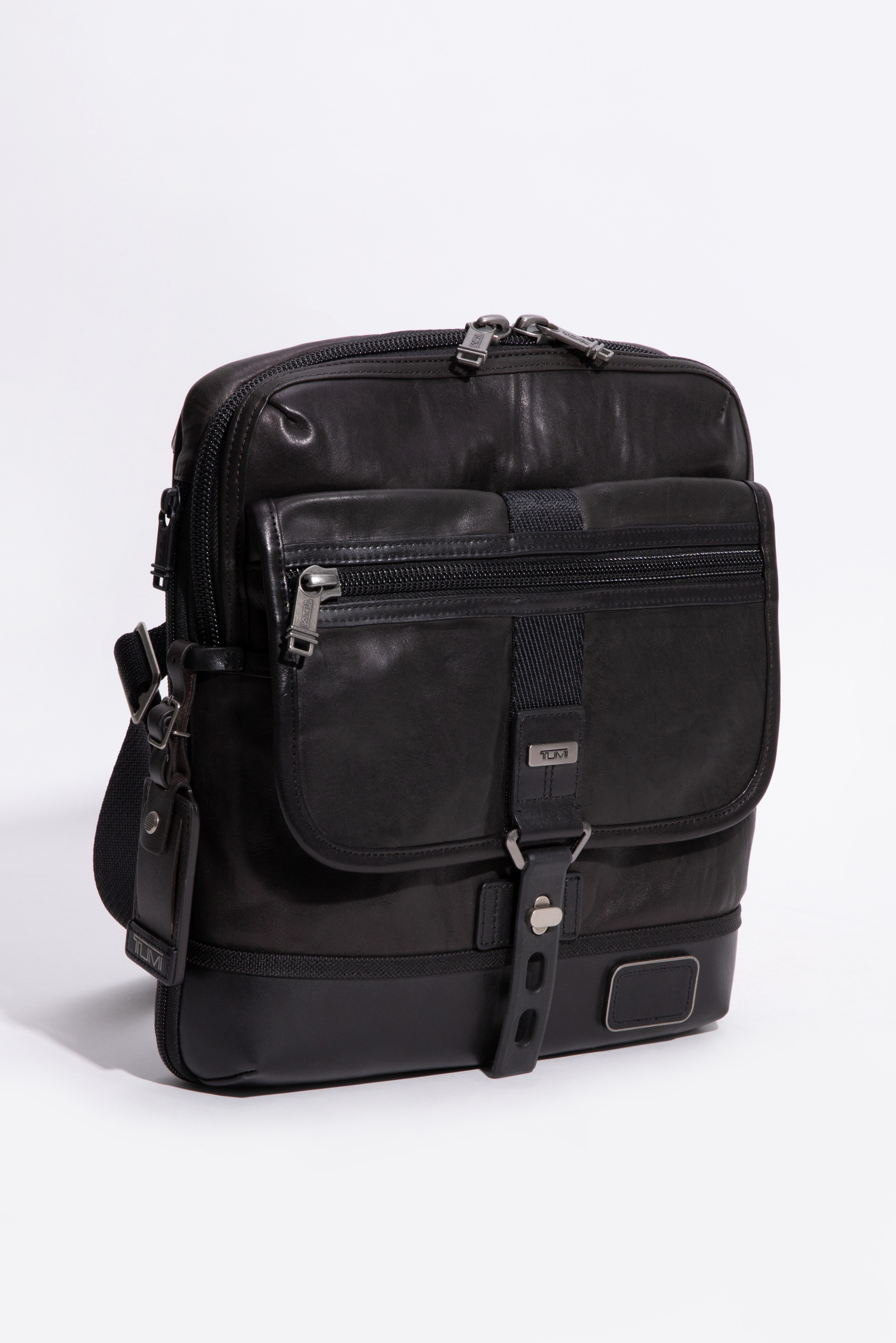 

Tumi Alpha Bravo Annapolis Zip Flap Crossbody Bag