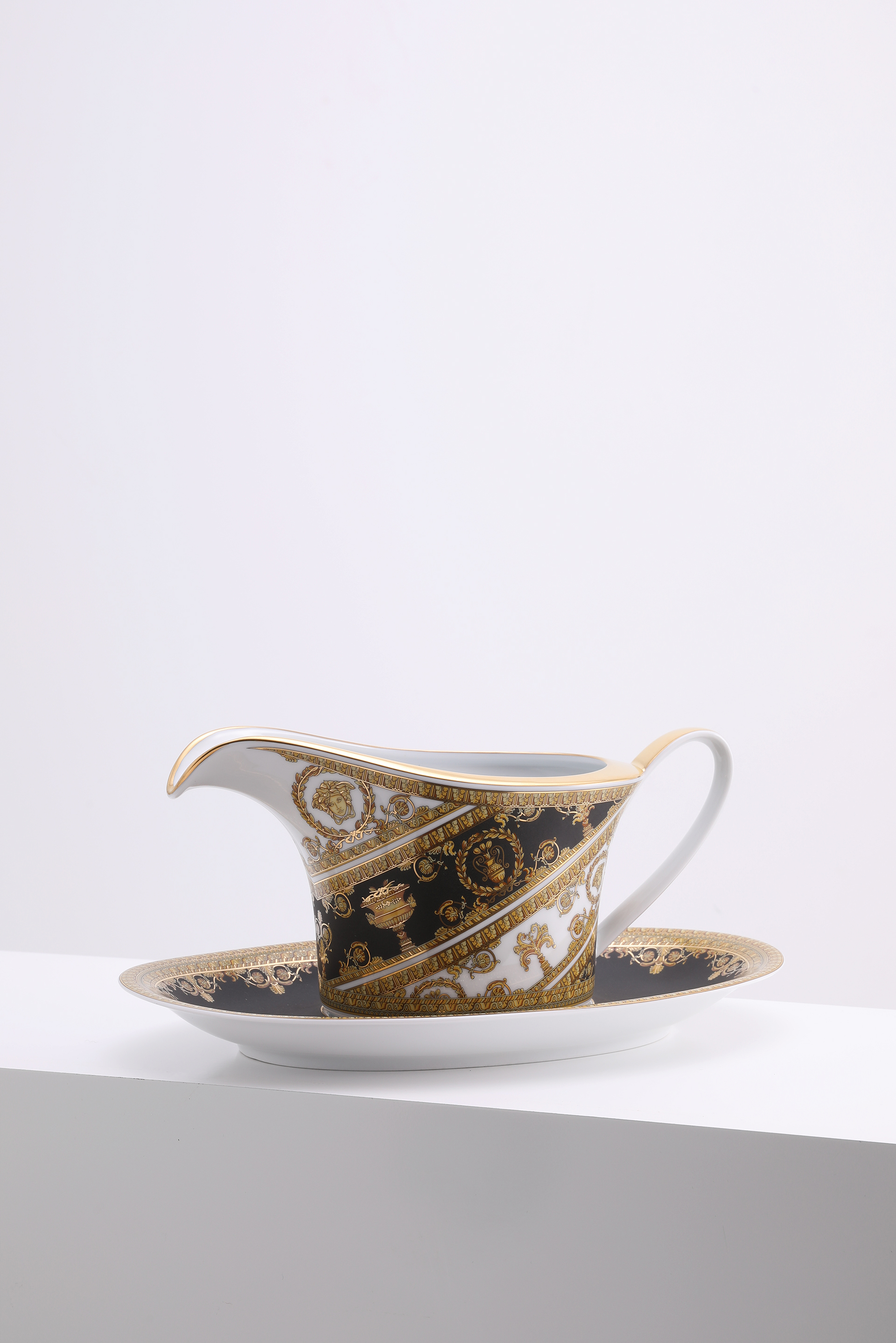 

I Love Baroque Sauce Boat, Black
