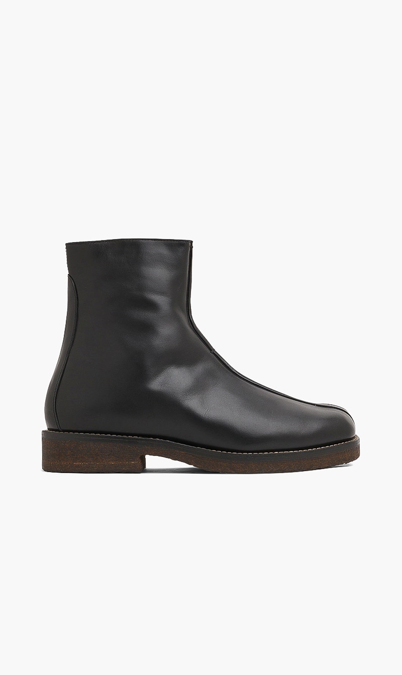 

Boots, Black