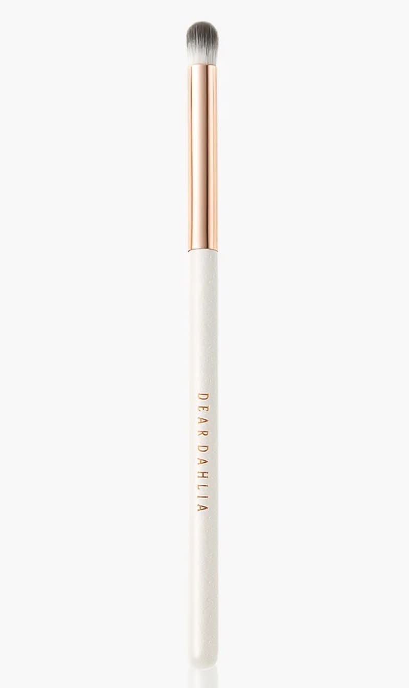 

Dear Dahlia Others Blooming Brush , 153 Smudger Brush for Women | The Deal Outlet