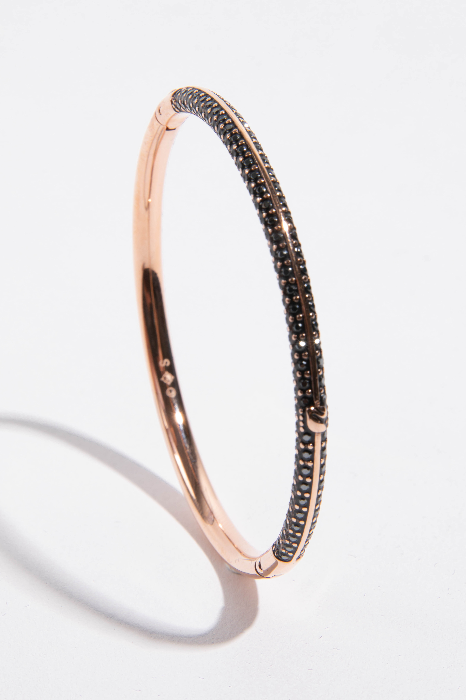 

Swarovski Swan Stone Rose Gold Bangle
