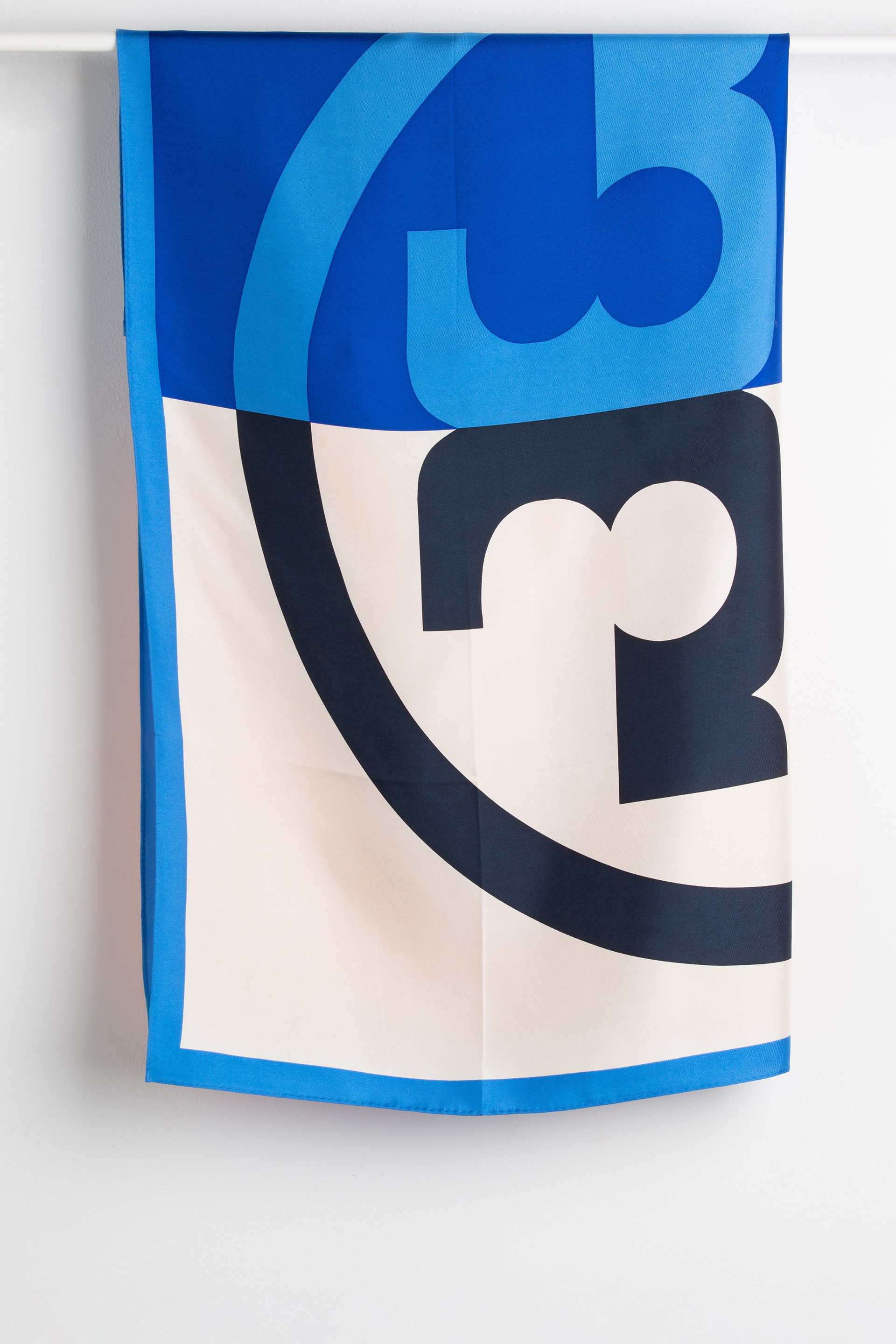 

TORY BURCH Logo Silk Square Scarf