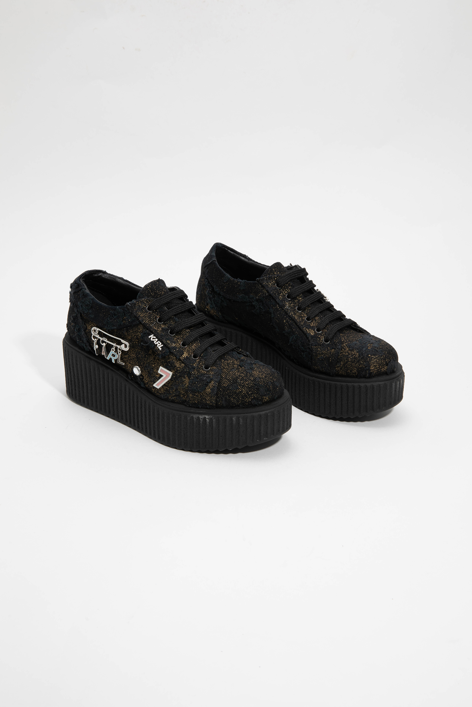 

KARL LAGERFELD Kreeper Souvenir Pin Lace Women's Wedge Sneaker