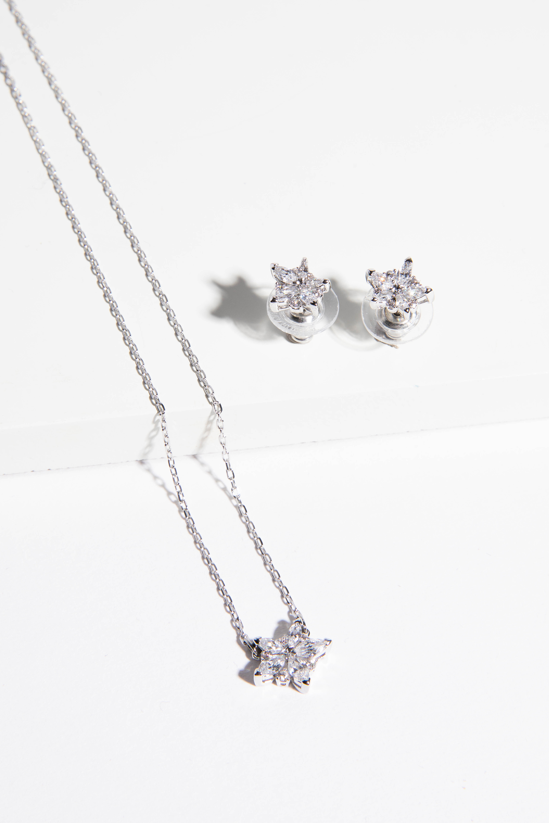 

SWAROVSKI Lady Silver Necklace & Earring Jewellery Set