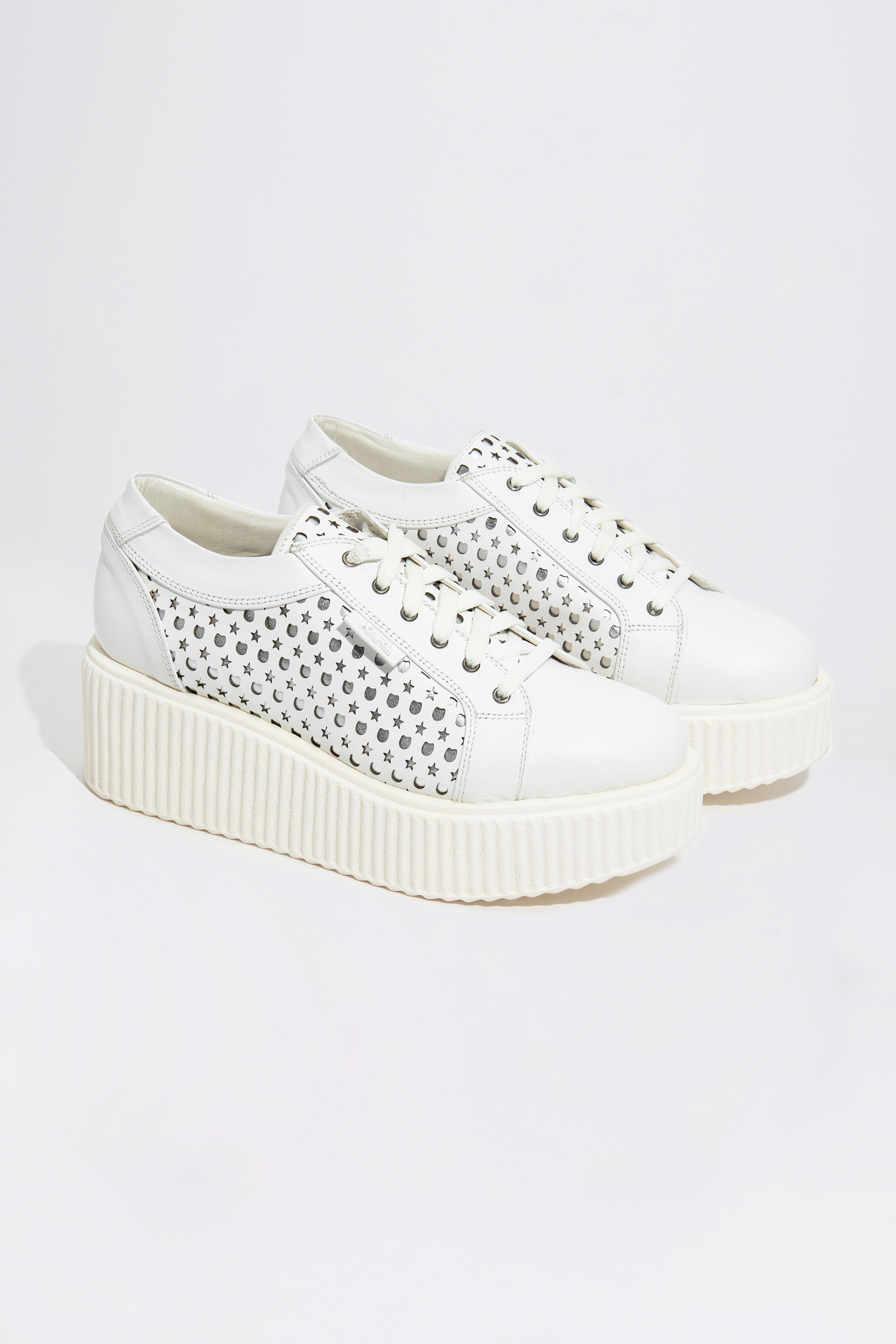 

Karl Lagerfeld Kreeper Kameo Kut-out Lace Up