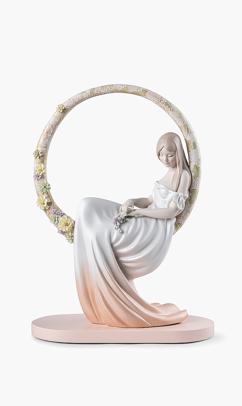 

Lladro In Her Thoughts