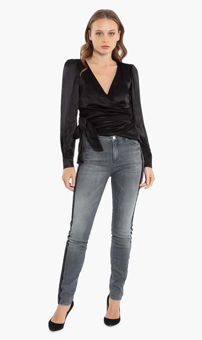 

Karl Lagerfeld Skinny Denim W/sparkle Stripes