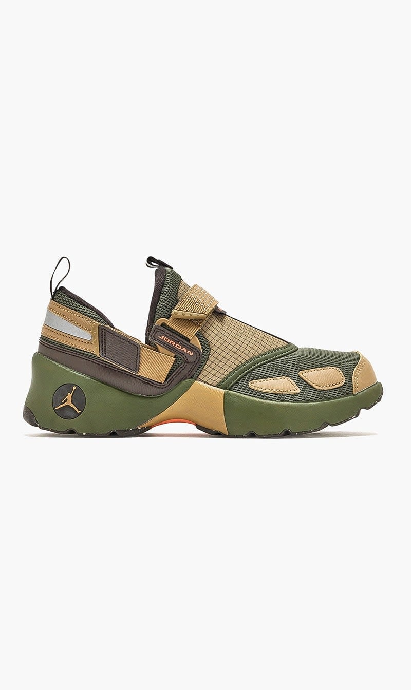 Brown Wmns Jordan Trunner Lx V2 for Women