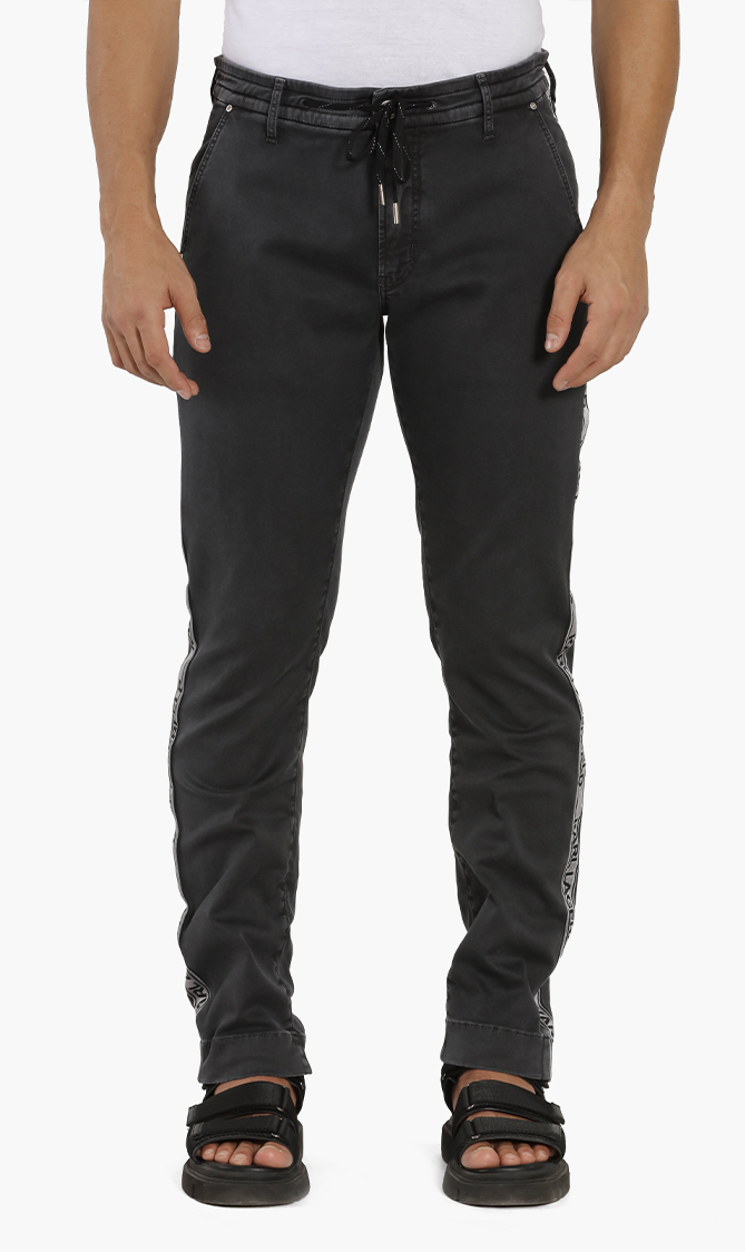 

Contrast Logo Tape Jeans, Black