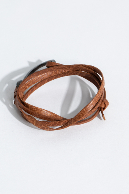 

Miansai Hook On Leather Bracelet